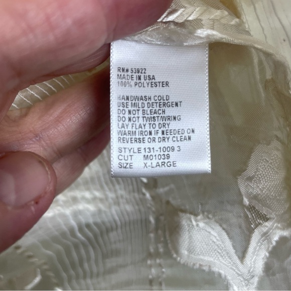 Marisak Cream Transparent One Button Cuffed Embroidered Blouse Size XL - Picture 6 of 11